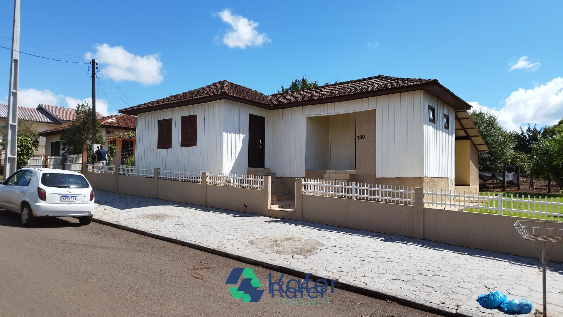 CASA Á VENDA - CENTRO - CAPANEMA PR