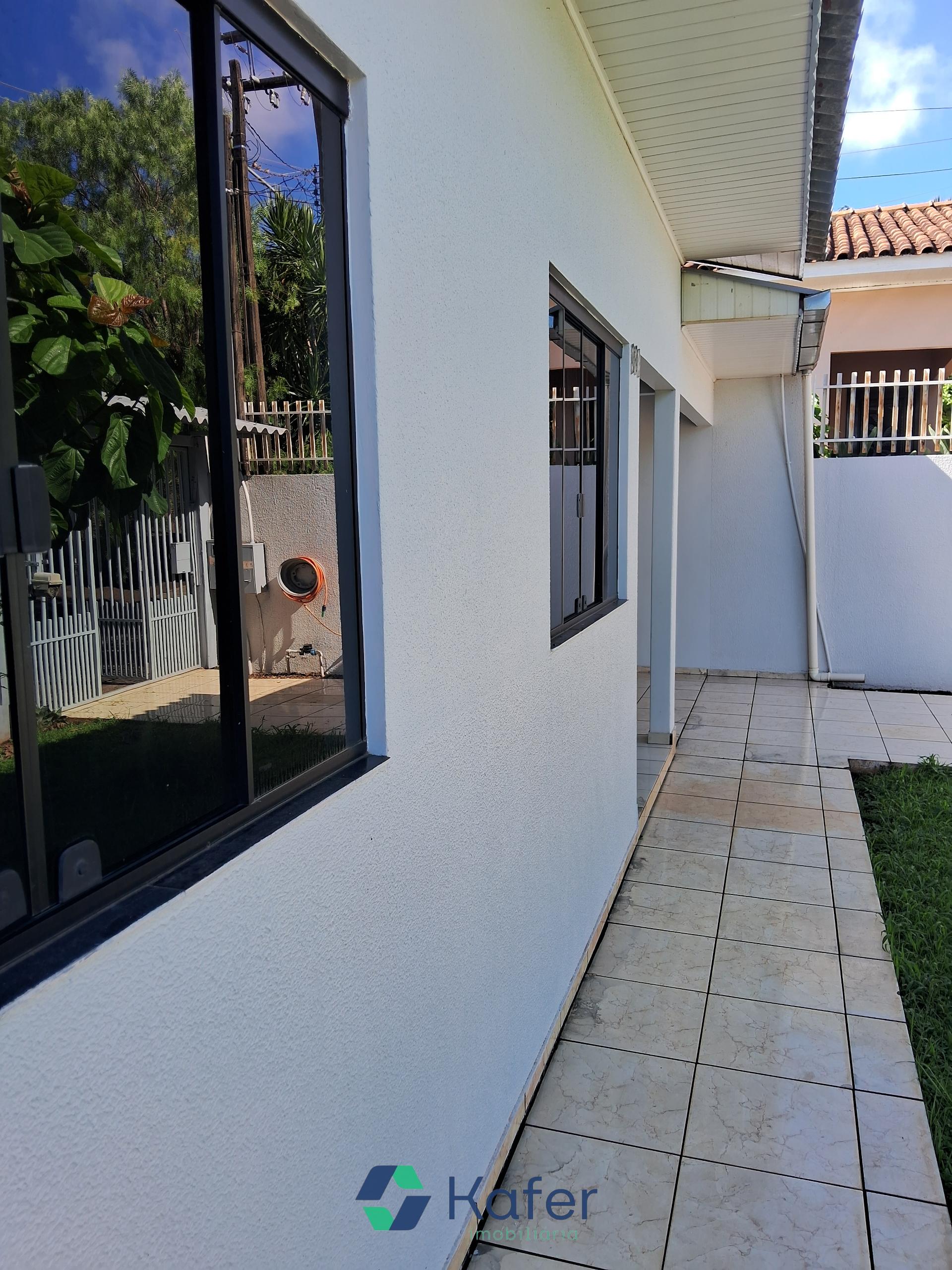 CASA Á VENDA - CENTRO - CAPANEMA PR