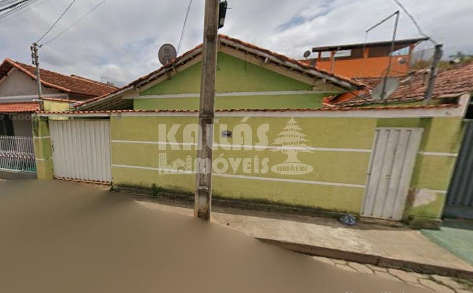 Casa a venda no bairro Maristela, composta de  quartos sendo 1...