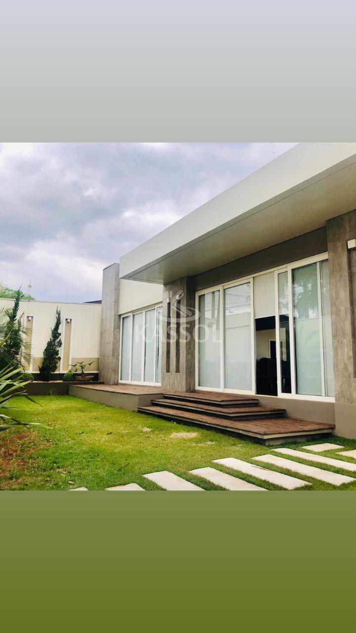 CASA - PARA FINS RESIDENCIAL E OU COMERCIAL