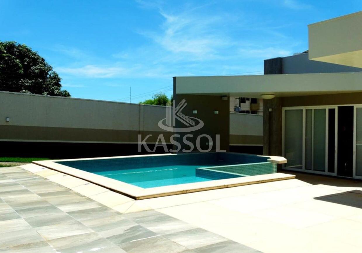 CASA - PARA FINS RESIDENCIAL E OU COMERCIAL
