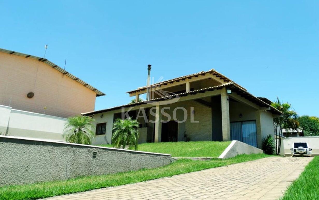 CASA - PARA FINS RESIDENCIAL E OU COMERCIAL