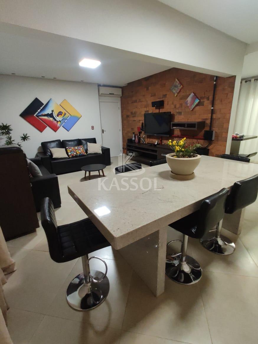 Sobrado com 4 dormitórios à venda,410.00m², REGIÃO DO LAGO, CASCAVEL - PR