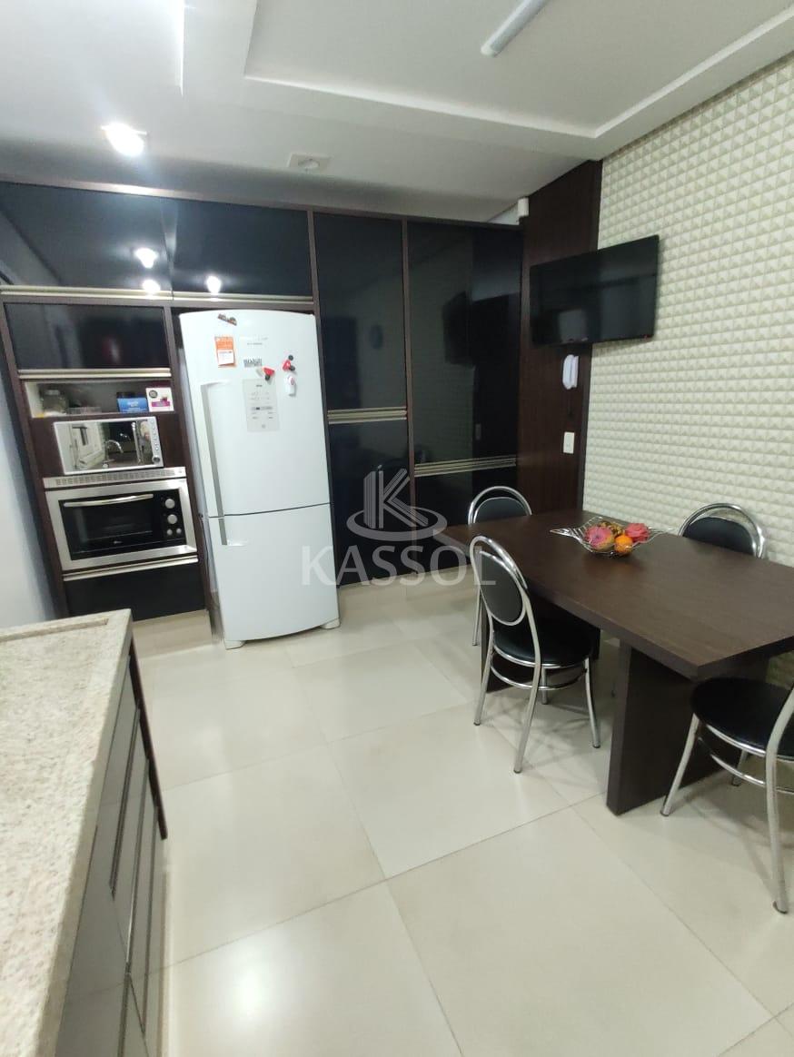 Sobrado com 4 dormitórios à venda,410.00m², REGIÃO DO LAGO, CASCAVEL - PR