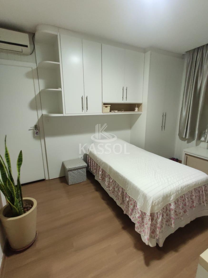 Sobrado com 4 dormitórios à venda,410.00m², REGIÃO DO LAGO, CASCAVEL - PR