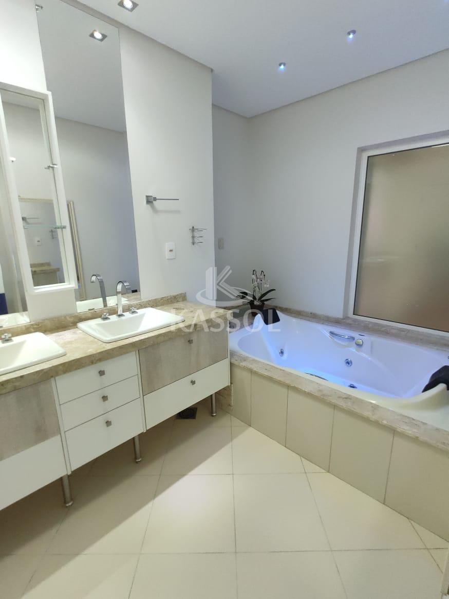 Sobrado com 4 dormitórios à venda,410.00m², REGIÃO DO LAGO, CASCAVEL - PR