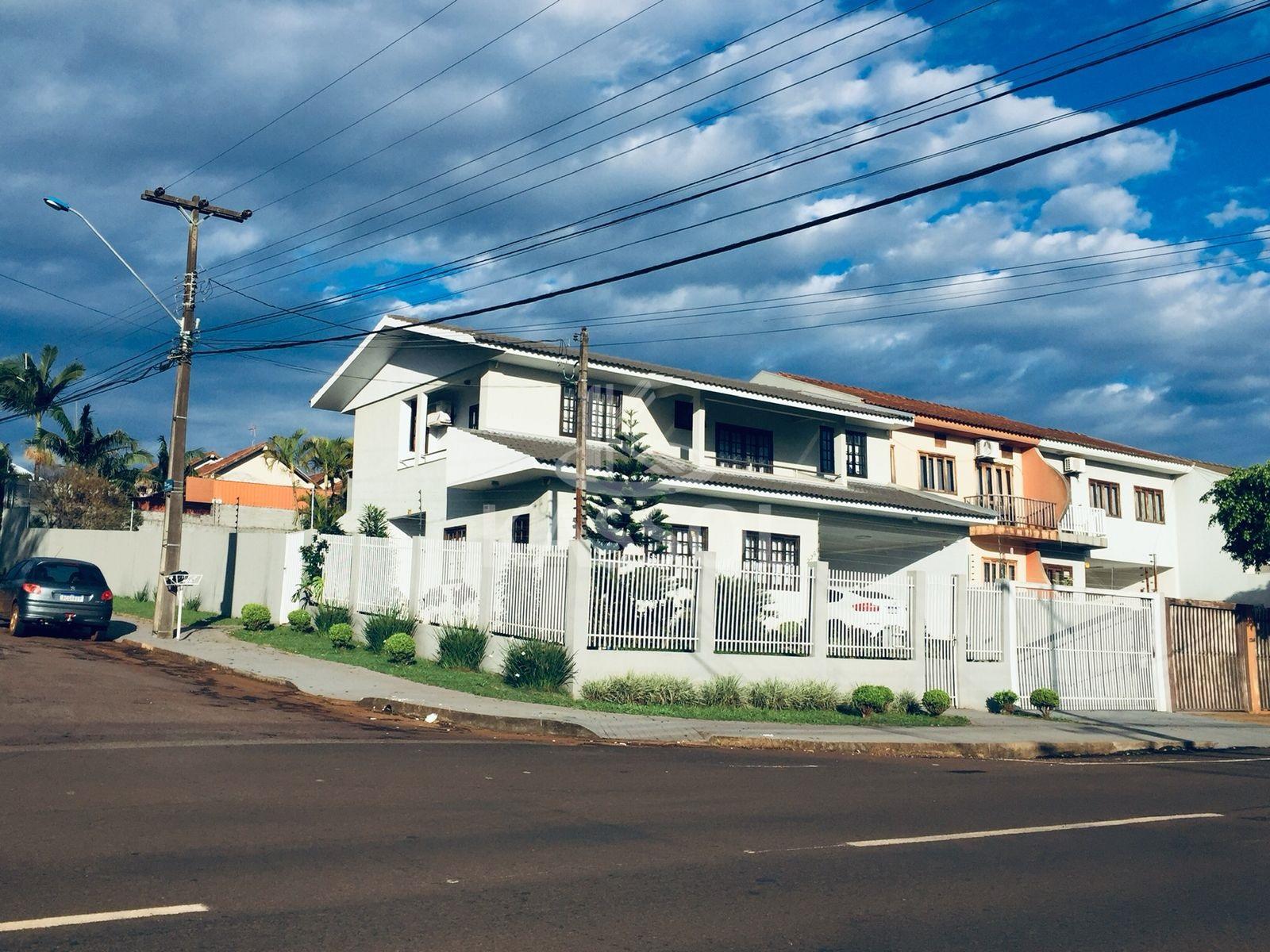 Sobrado com 4 dormitórios à venda,267.00 m , COUNTRY, CASCAVEL - PR