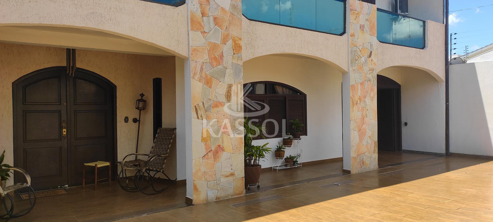 SOBRADO A VENDA NO COUNTRY, ENTRE AS R.RAFAEL PICCOLI E 13 DE MAIO,CASCAVEL - PR