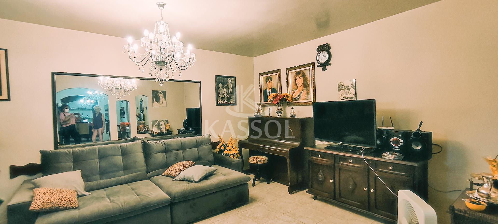 SOBRADO A VENDA NO COUNTRY, ENTRE AS R.RAFAEL PICCOLI E 13 DE MAIO,CASCAVEL - PR