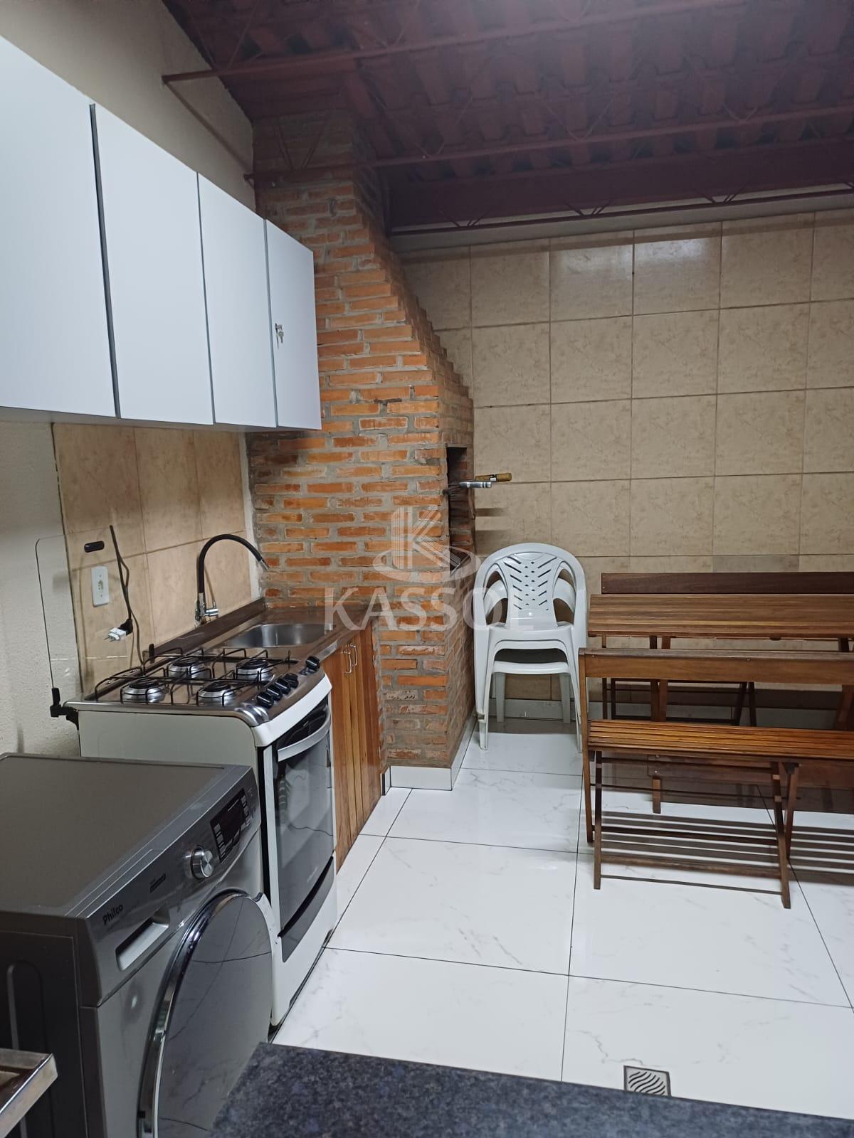 Excelente sobrado mobiliado na regiao do Lago, com suite, 2 quartos, sala, cozinha, bwc social, lav