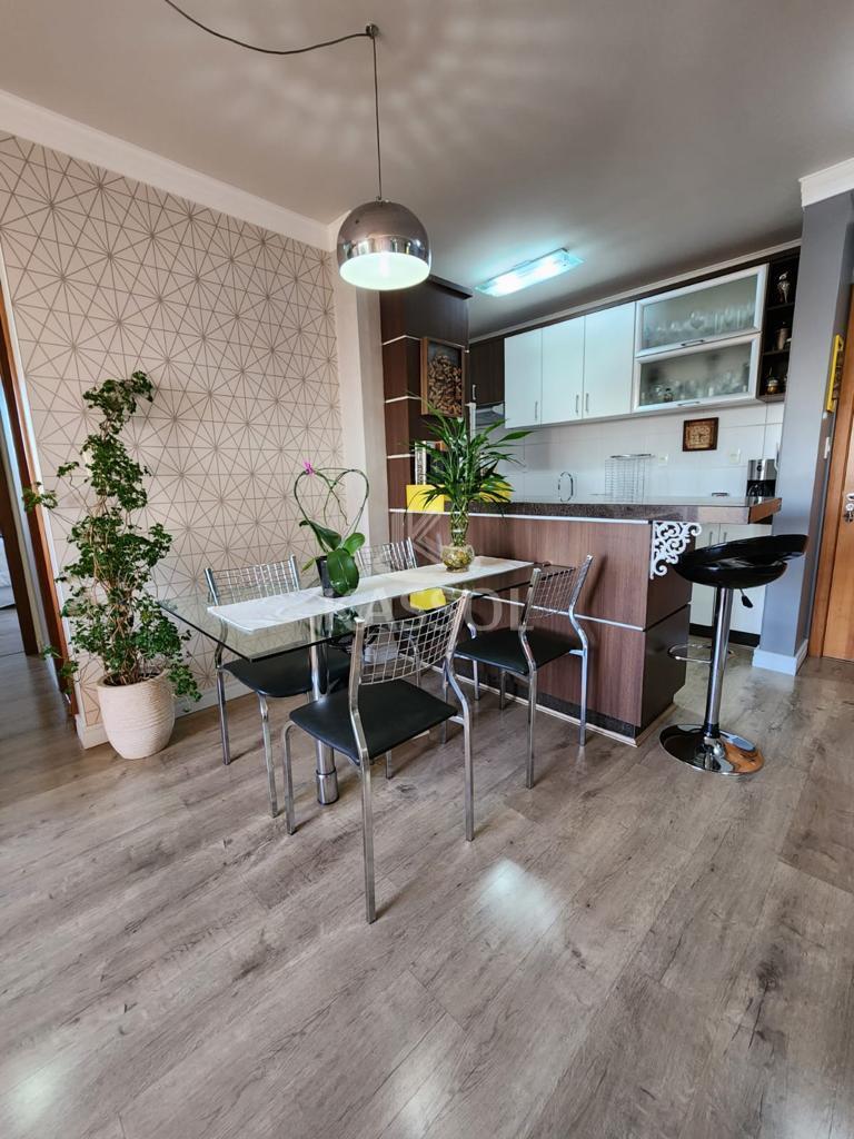 Apartamento a venda com 02 quartos mobiliado no Centro de Cascavel.