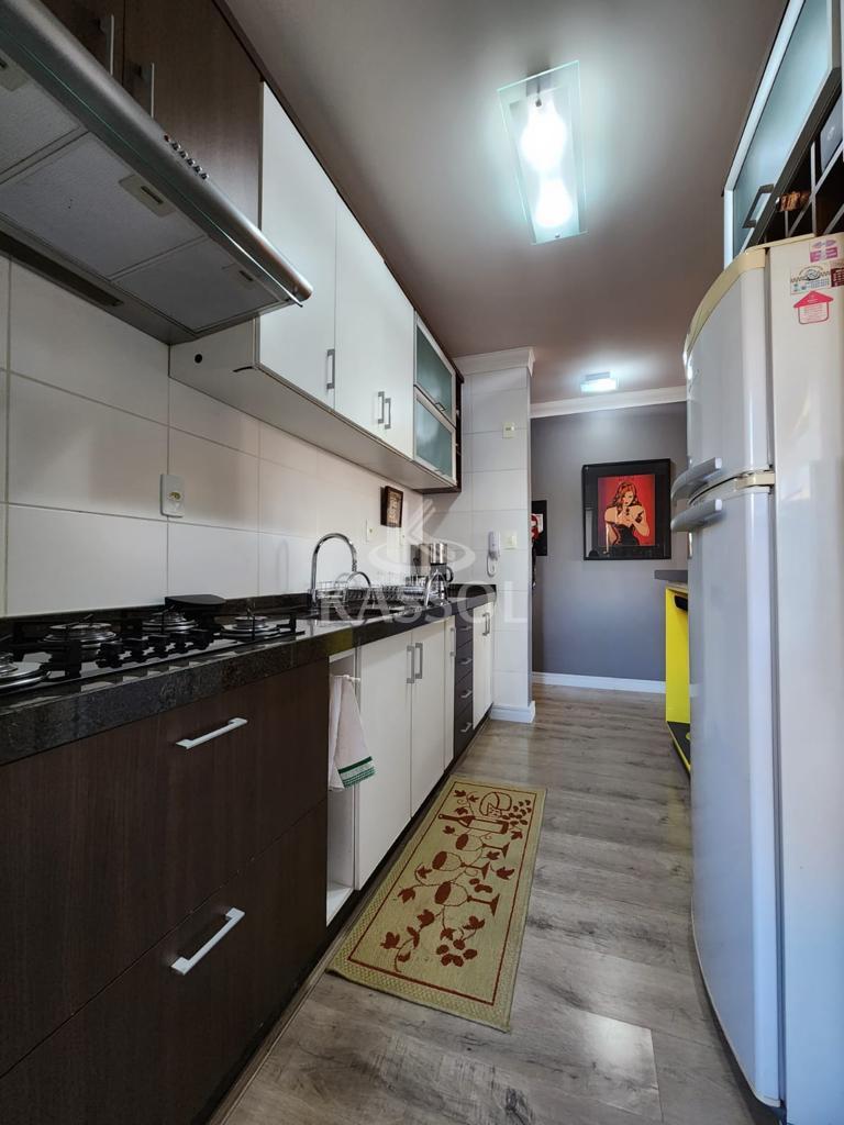 Apartamento a venda com 02 quartos mobiliado no Centro de Cascavel.