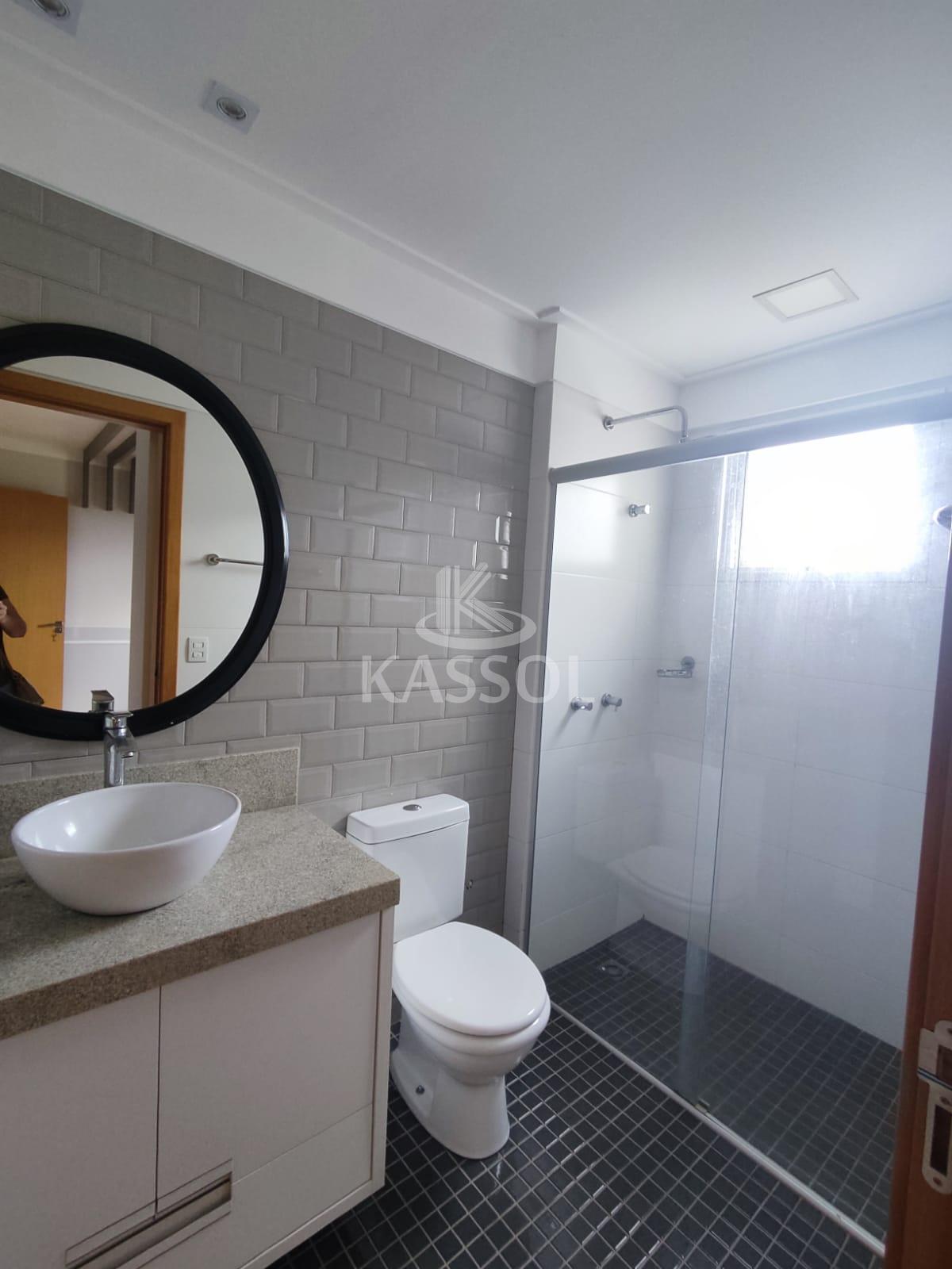 Apartamento com móveis planejados, com 02 quartos, sendo 01 Suíte.