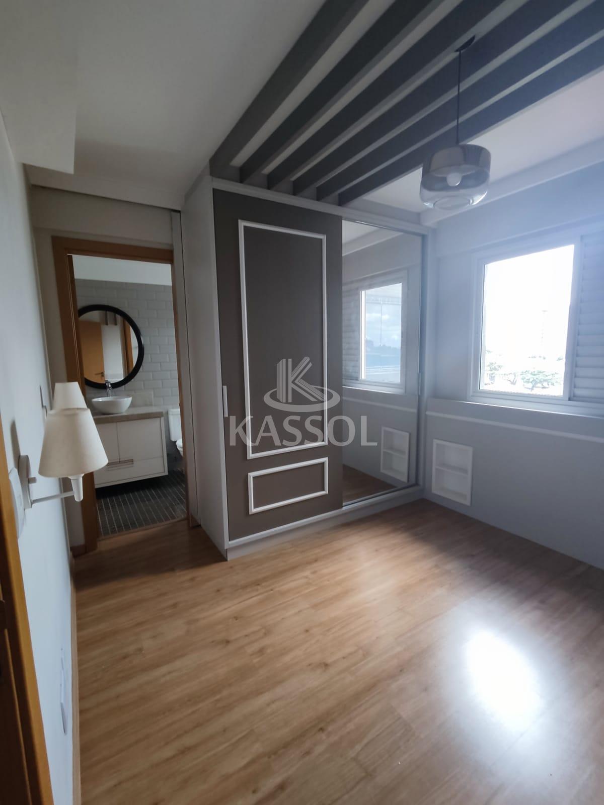 Apartamento com móveis planejados, com 02 quartos, sendo 01 Suíte.