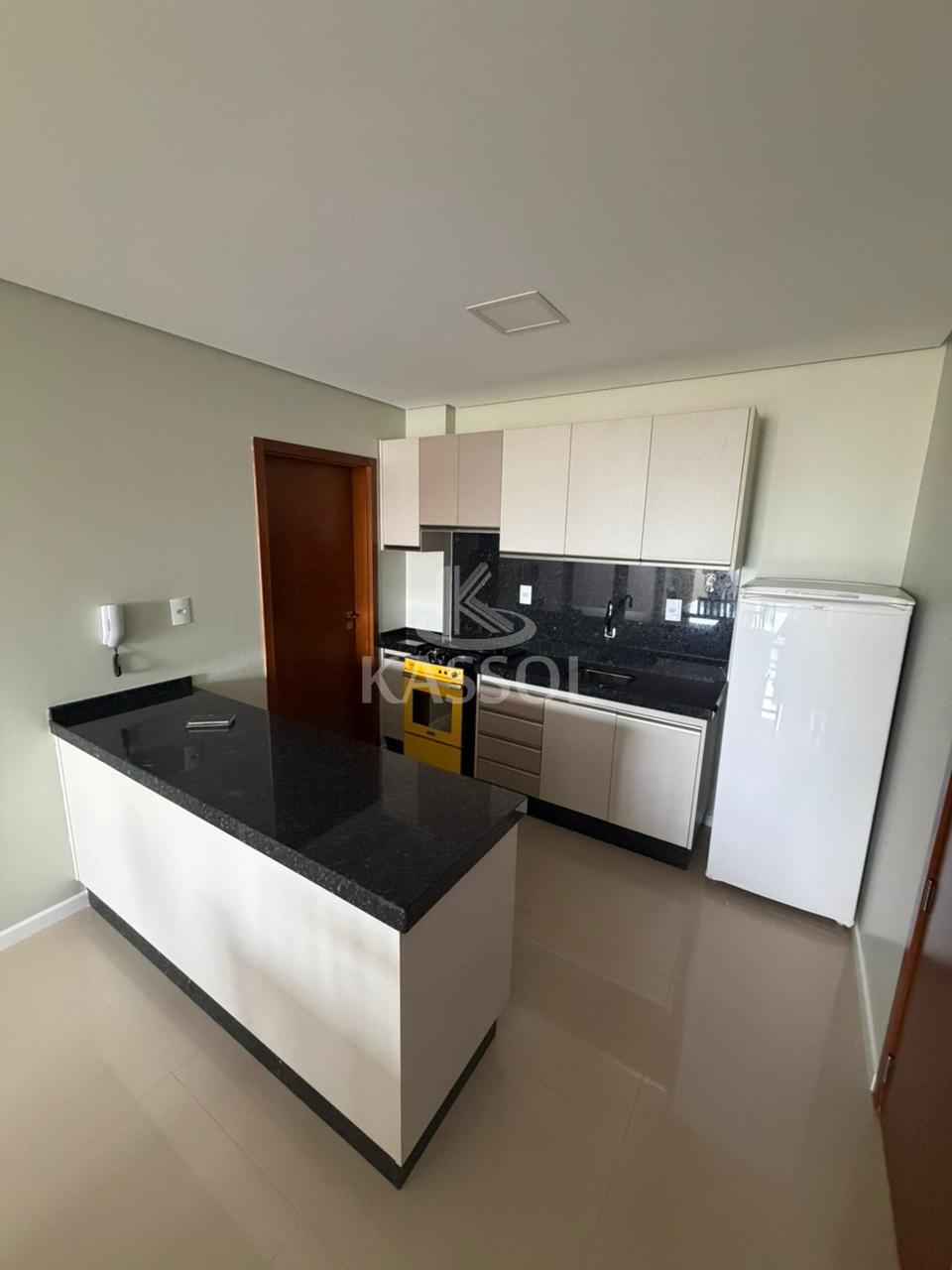 LOCAÇÃO APARTAMENTO SEMI MOBILIADO NO CENTRO COM VAGA DE GARAGEM