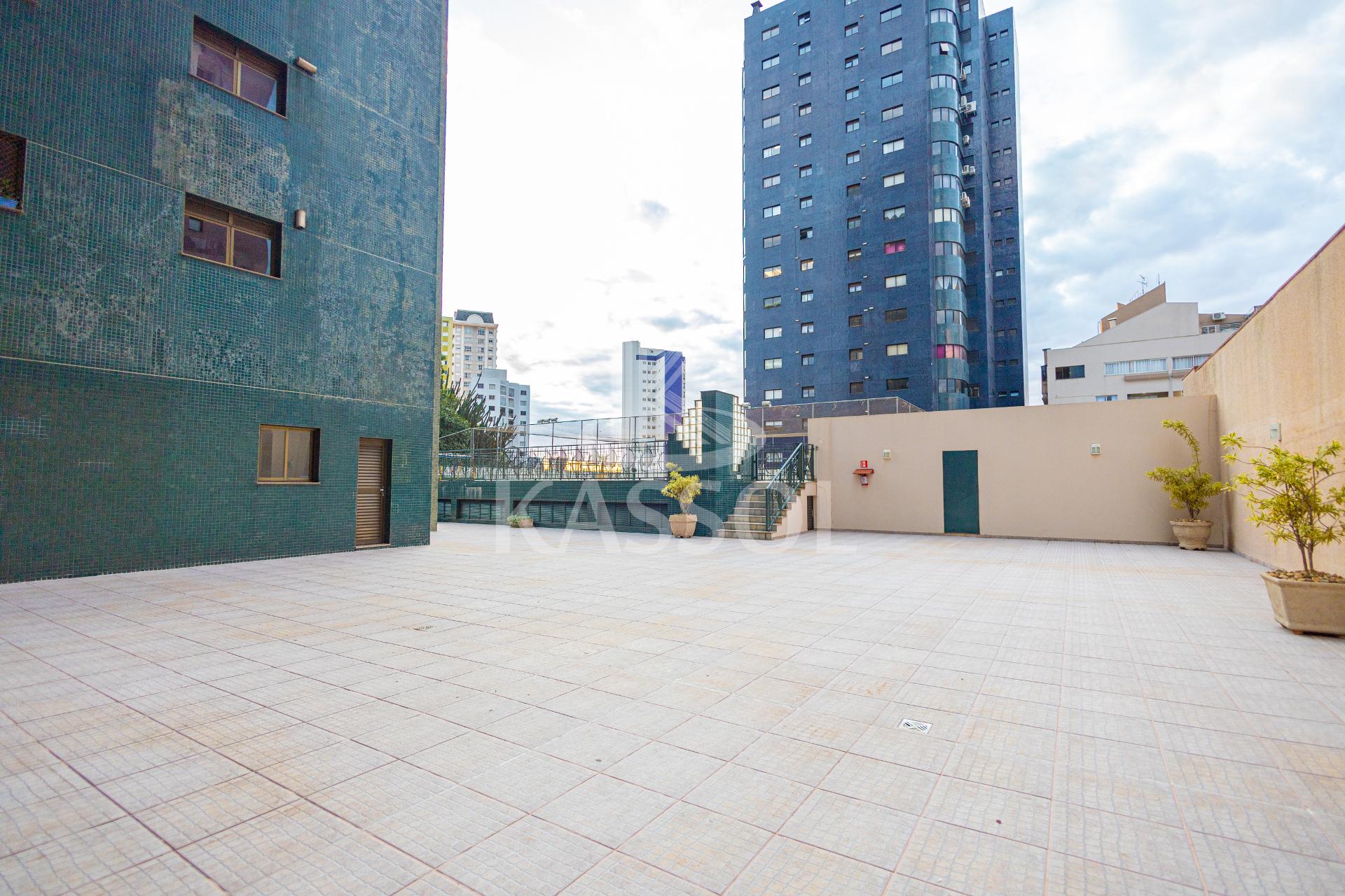 Apartamento com 01 suíte master  e 4 quartos próximo Colégio M...