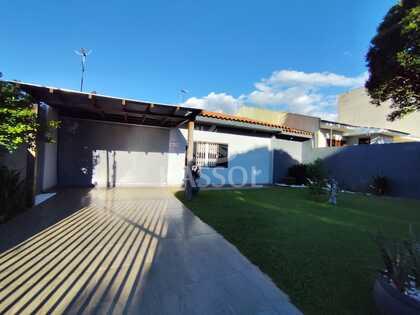 VENDE SE CASA NO BAIRRO  CANCELLI TERRENO AMPLO   , CASCAVEL PR