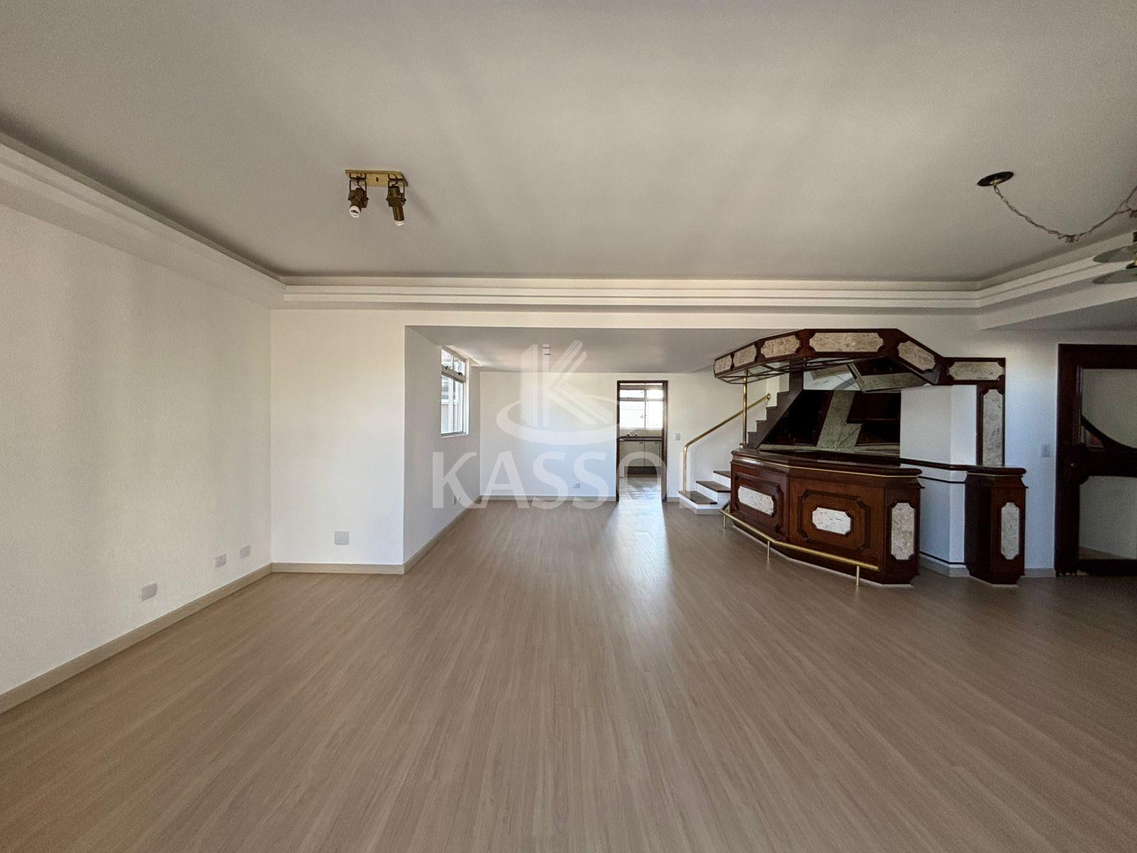 Apto Duplex com suite master e 2 vagas lado a lado proximo Hospital So Lucas