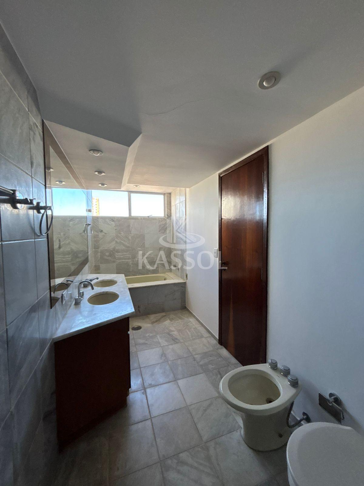 Apto Duplex com suite master e 2 vagas lado a lado proximo Hospital So Lucas