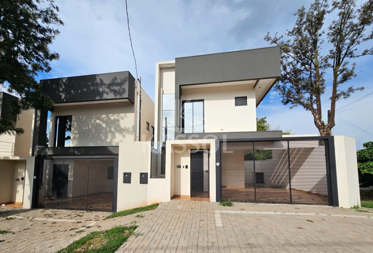 Sobrado com 3 suítes à venda ,com 3 vagas de garagem,  no Canc...