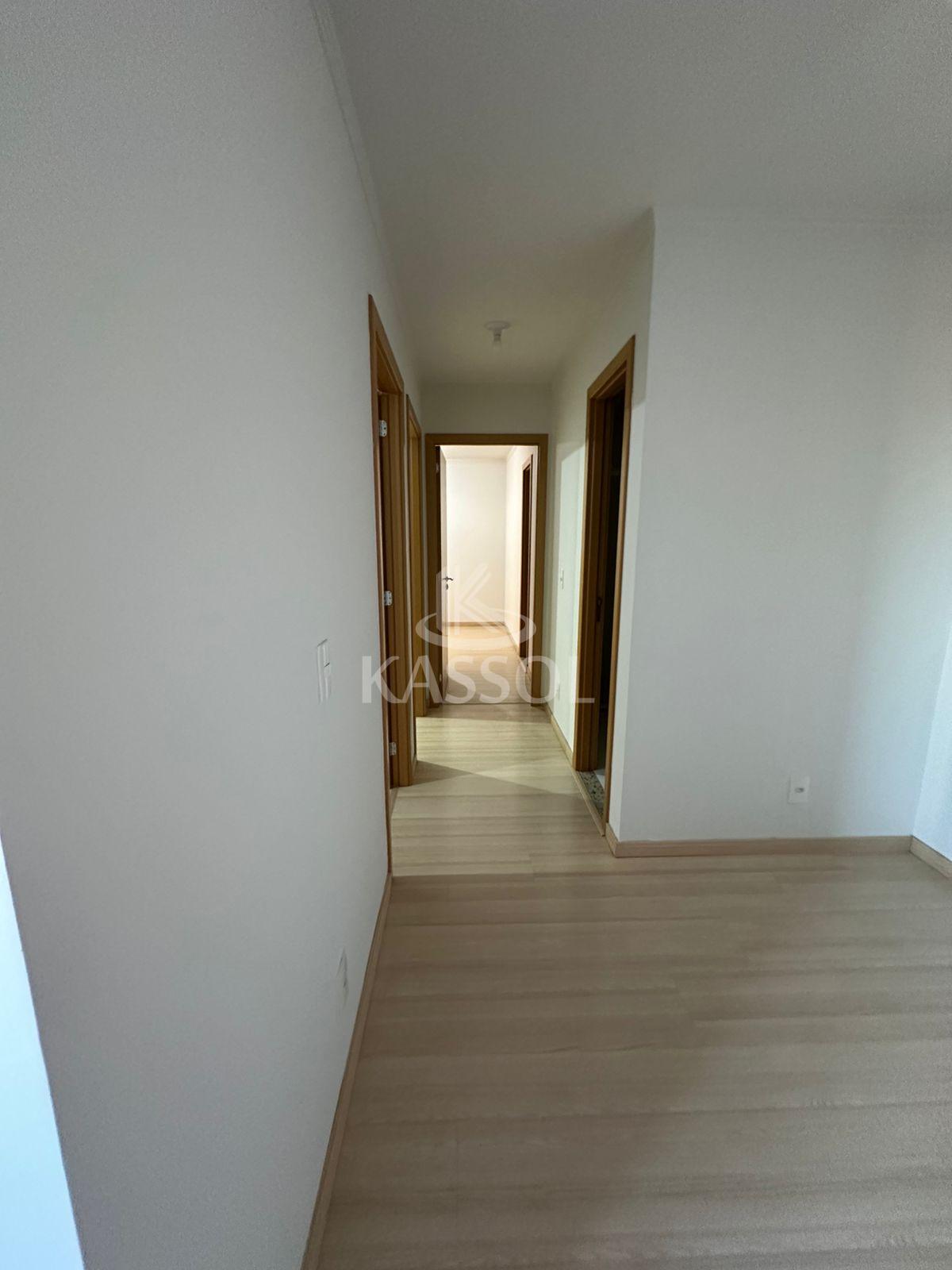 Apartamento com 01 Suite mais 02 Quartos ao lado da UNIPAR no centro!