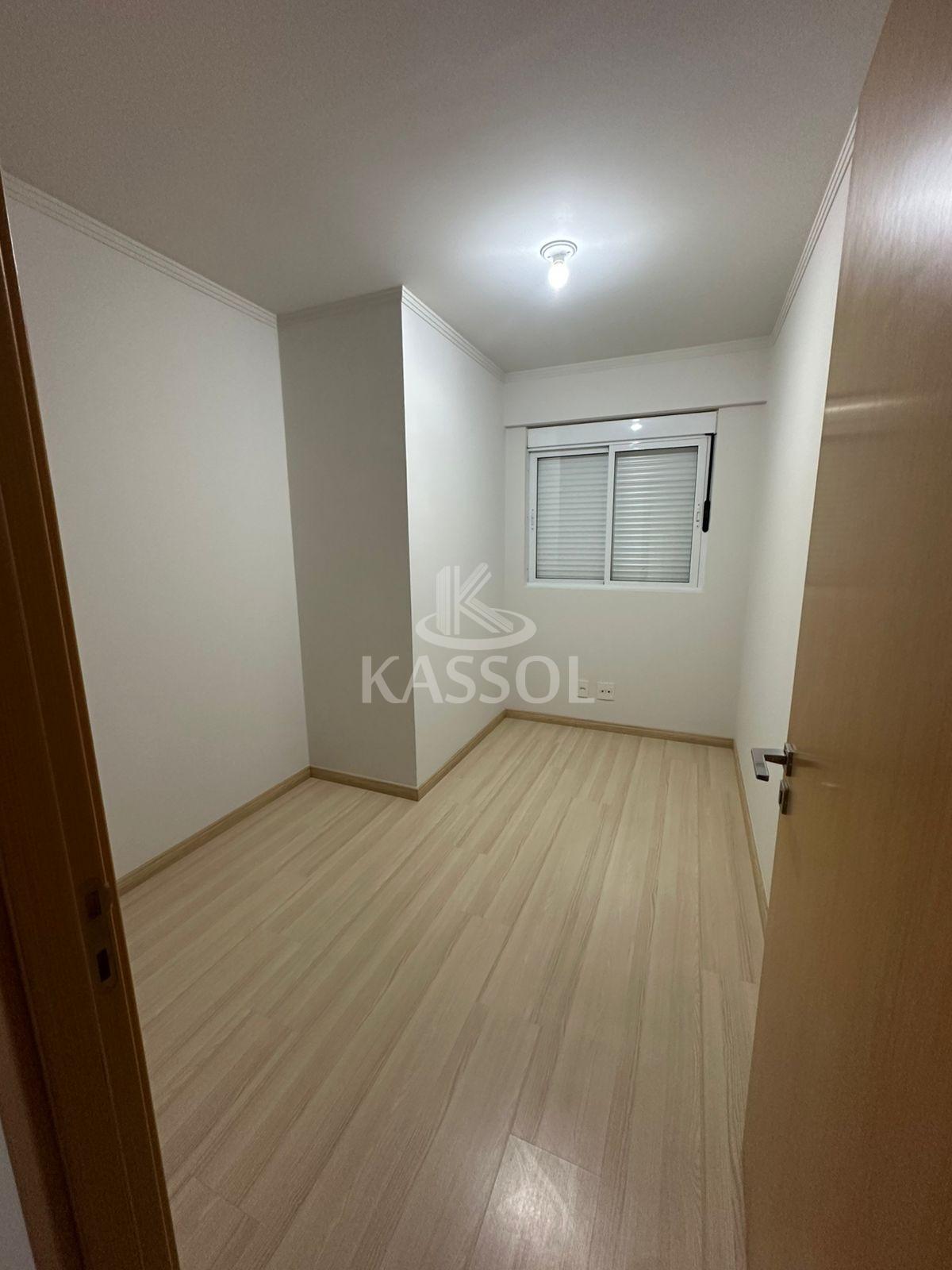 Apartamento com 01 Suite mais 02 Quartos ao lado da UNIPAR no centro!