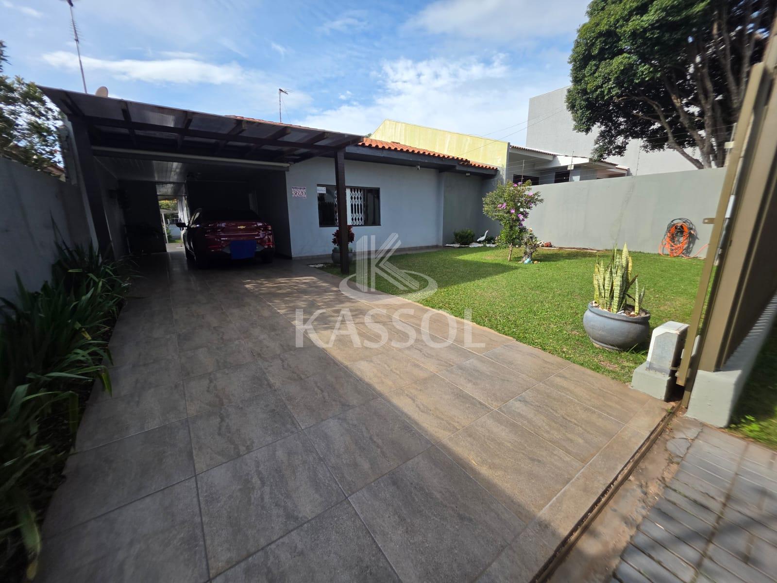 VENDE SE CASA NO BAIRRO  CANCELLI TERRENO AMPLO   , CASCAVEL PR