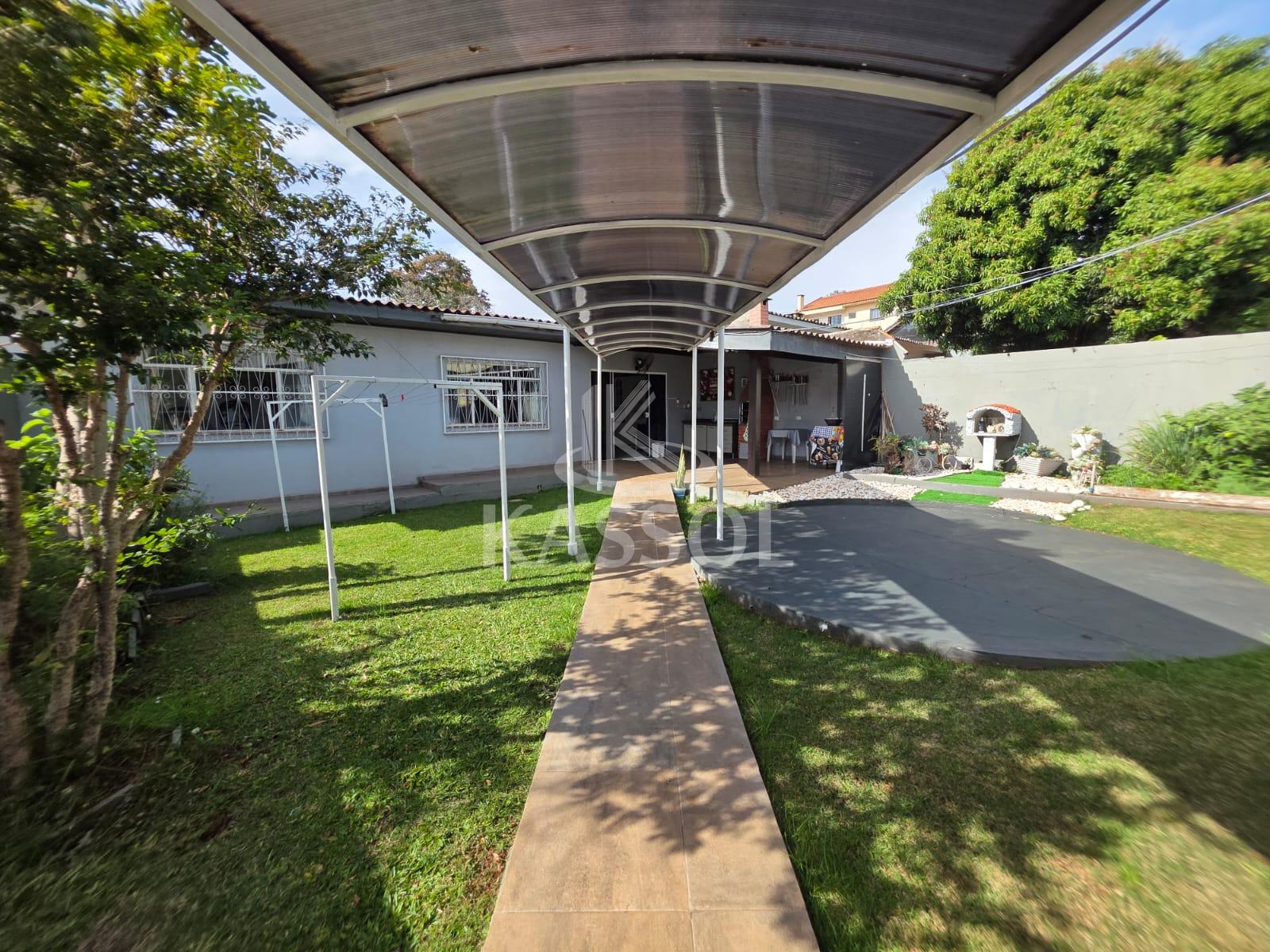 VENDE SE CASA NO BAIRRO CANCELLI TERRENO AMPLO , CASCAVEL PR