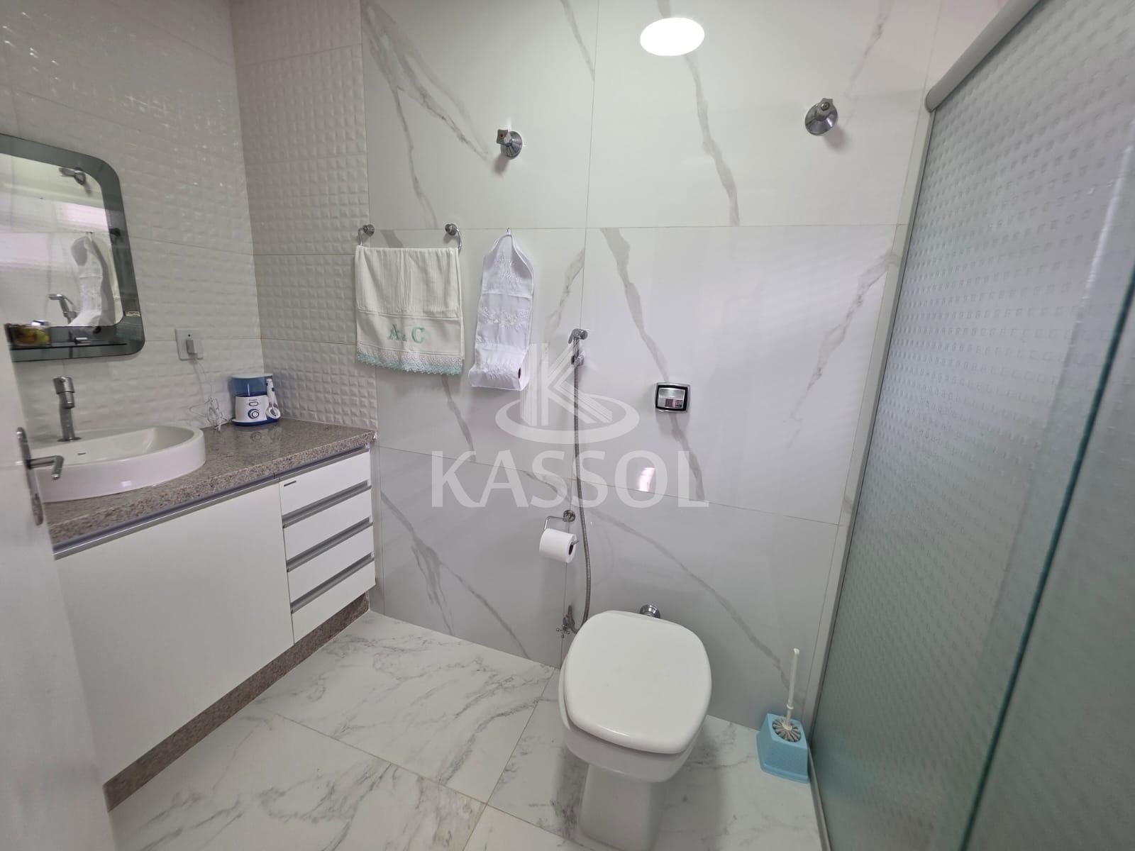 VENDE SE CASA NO BAIRRO CANCELLI TERRENO AMPLO , CASCAVEL PR