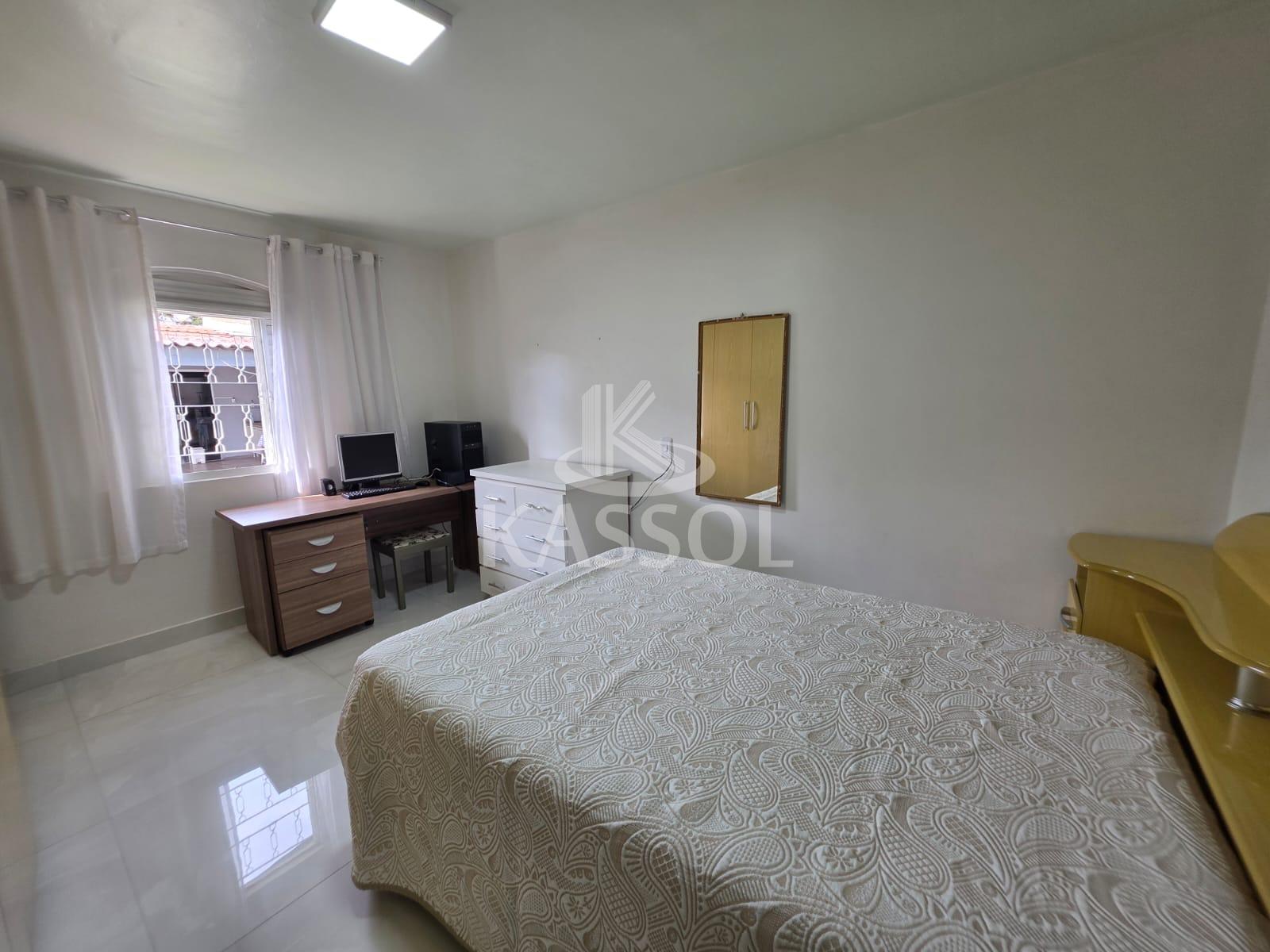 VENDE SE CASA NO BAIRRO CANCELLI TERRENO AMPLO , CASCAVEL PR
