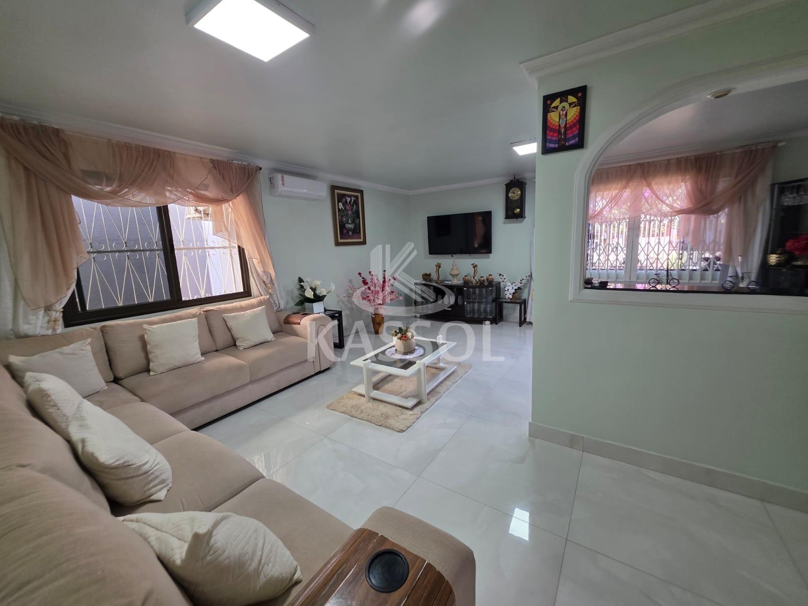 VENDE SE CASA NO BAIRRO CANCELLI TERRENO AMPLO , CASCAVEL PR
