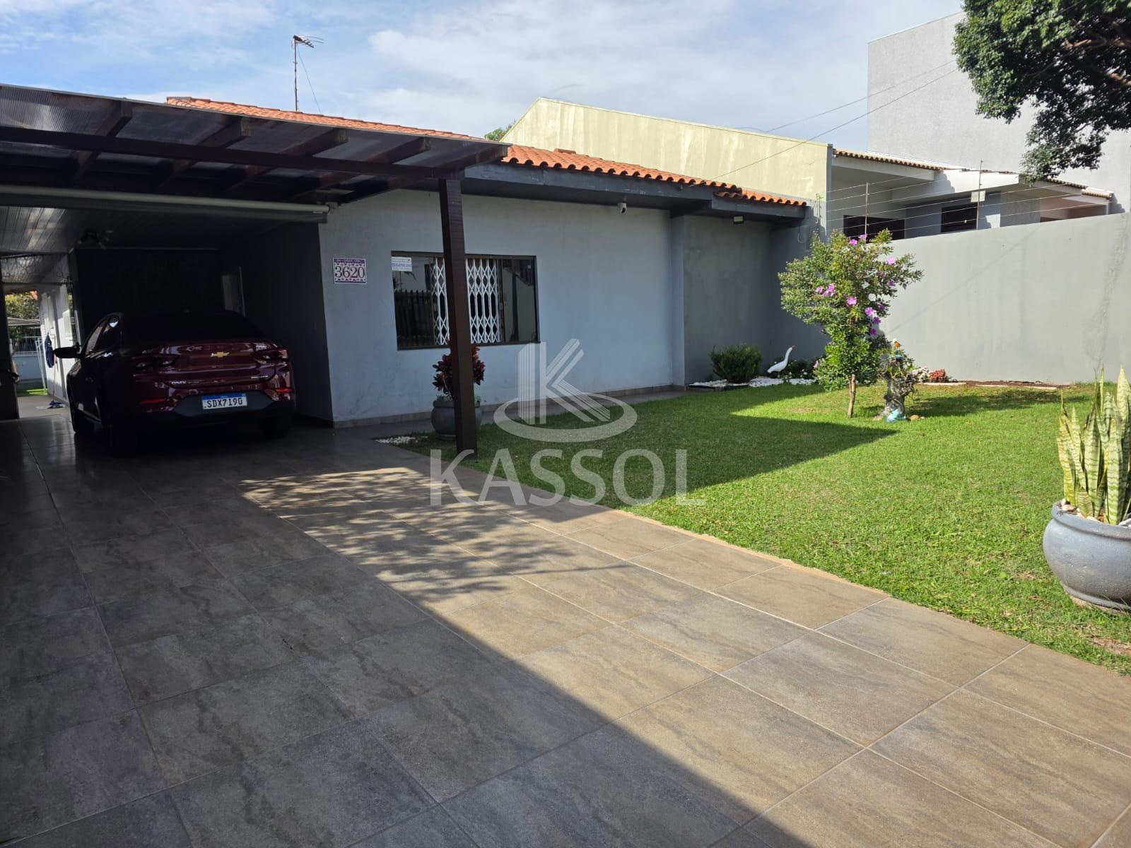 VENDE SE CASA NO BAIRRO CANCELLI TERRENO AMPLO , CASCAVEL PR