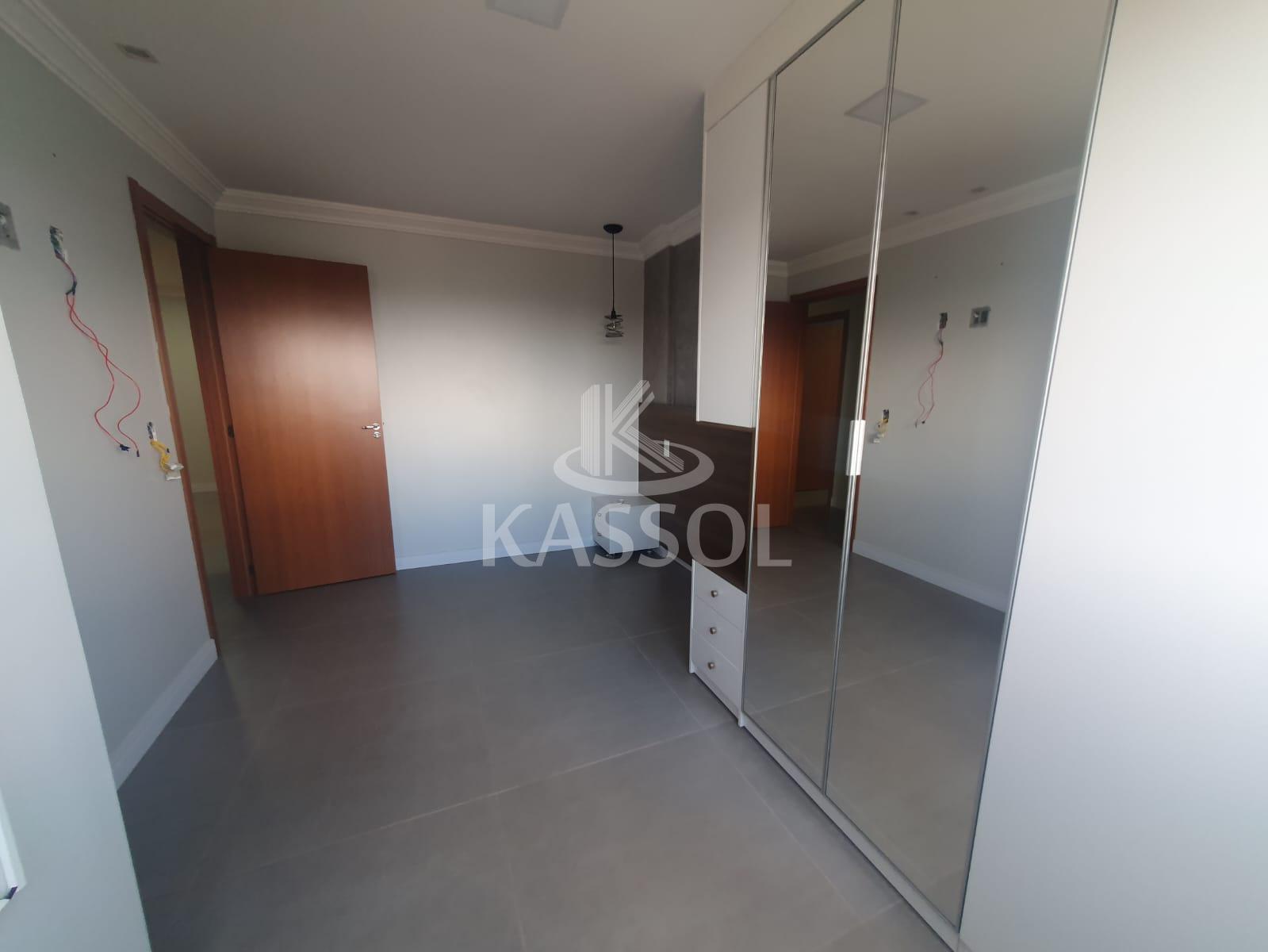 Apartamento 1 sute + 2 quartos, sacada com churrasqueira, 2 vgs de garagem