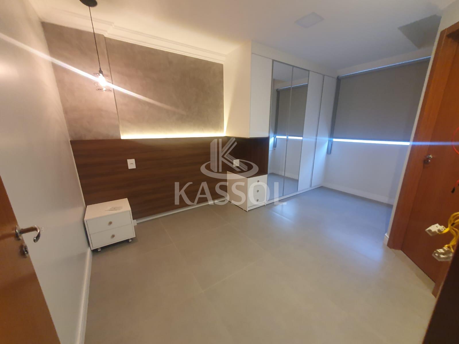 Apartamento 1 sute + 2 quartos, sacada com churrasqueira, 2 vgs de garagem