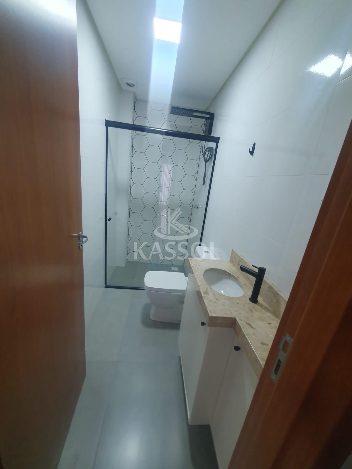 Apartamento 1 sute + 2 quartos, sacada com churrasqueira, 2 vgs de garagem