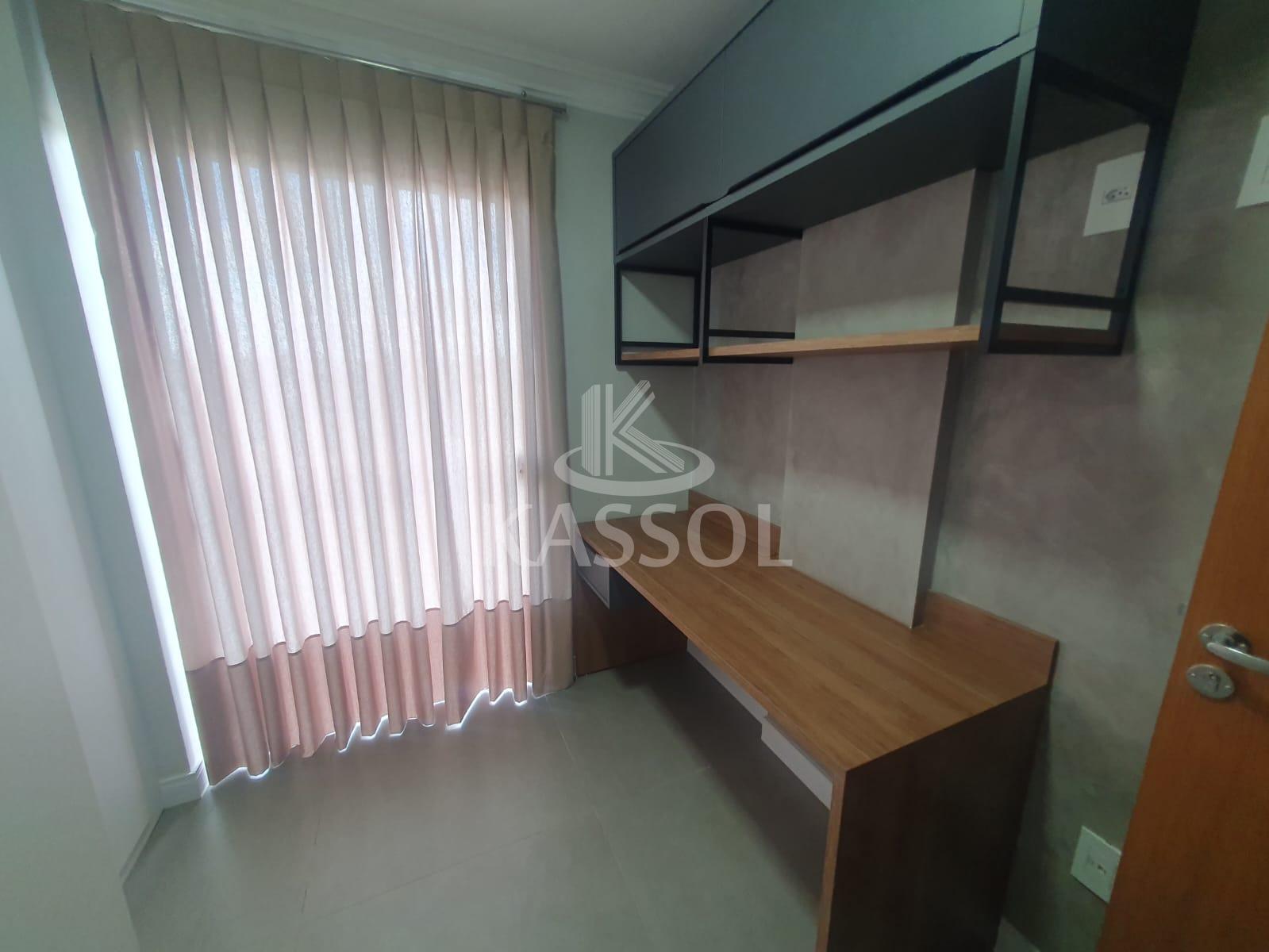 Apartamento 1 sute + 2 quartos, sacada com churrasqueira, 2 vgs de garagem