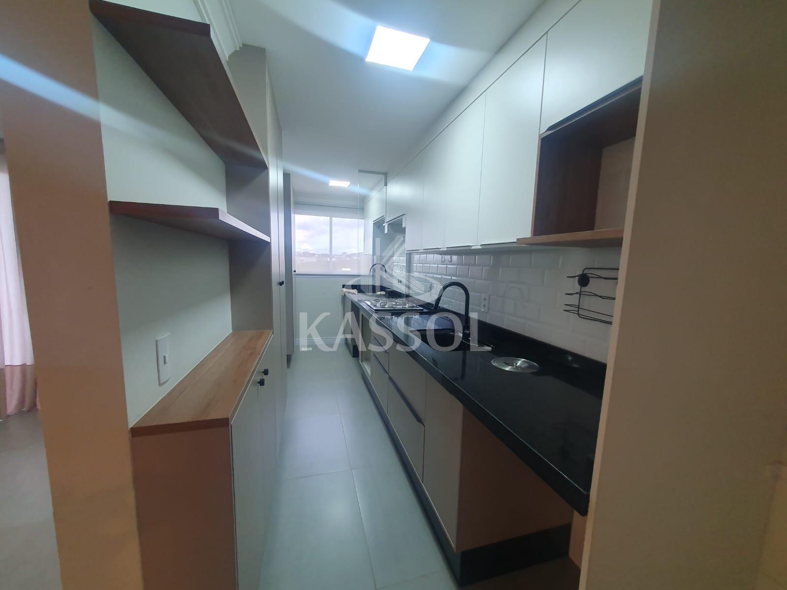 Apartamento 1 sute + 2 quartos, sacada com churrasqueira, 2 vgs de garagem