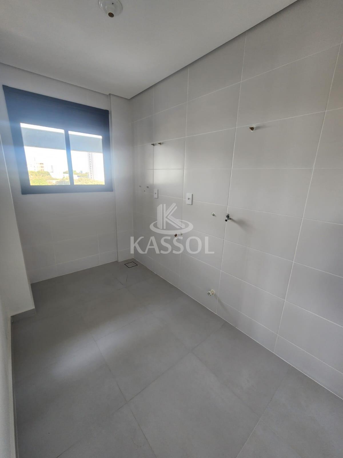 Francisco Henrique Henz - 3 suites e 3 vagas com depsito
