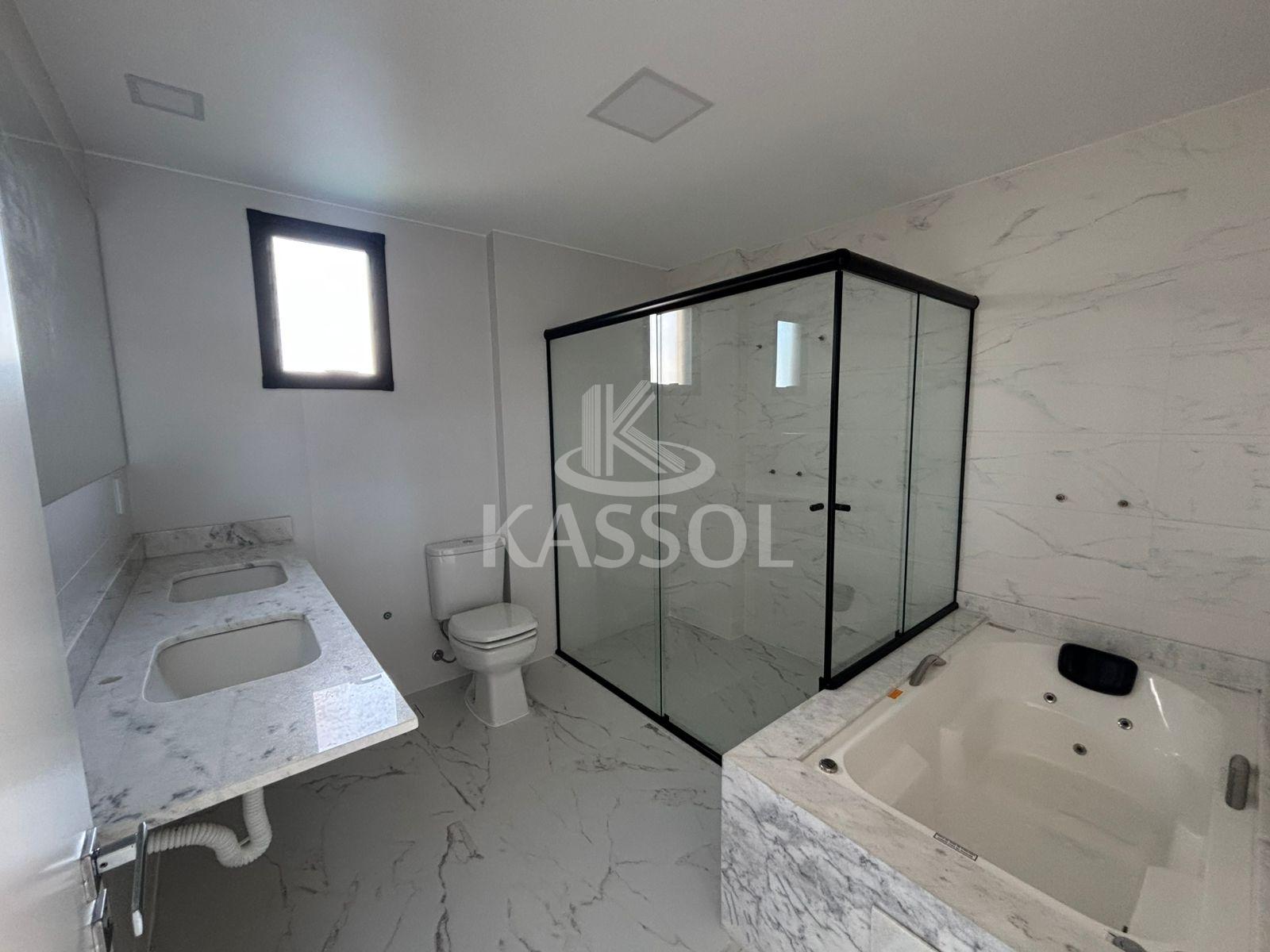 Francisco Henrique Henz - 3 suites e 3 vagas com depsito