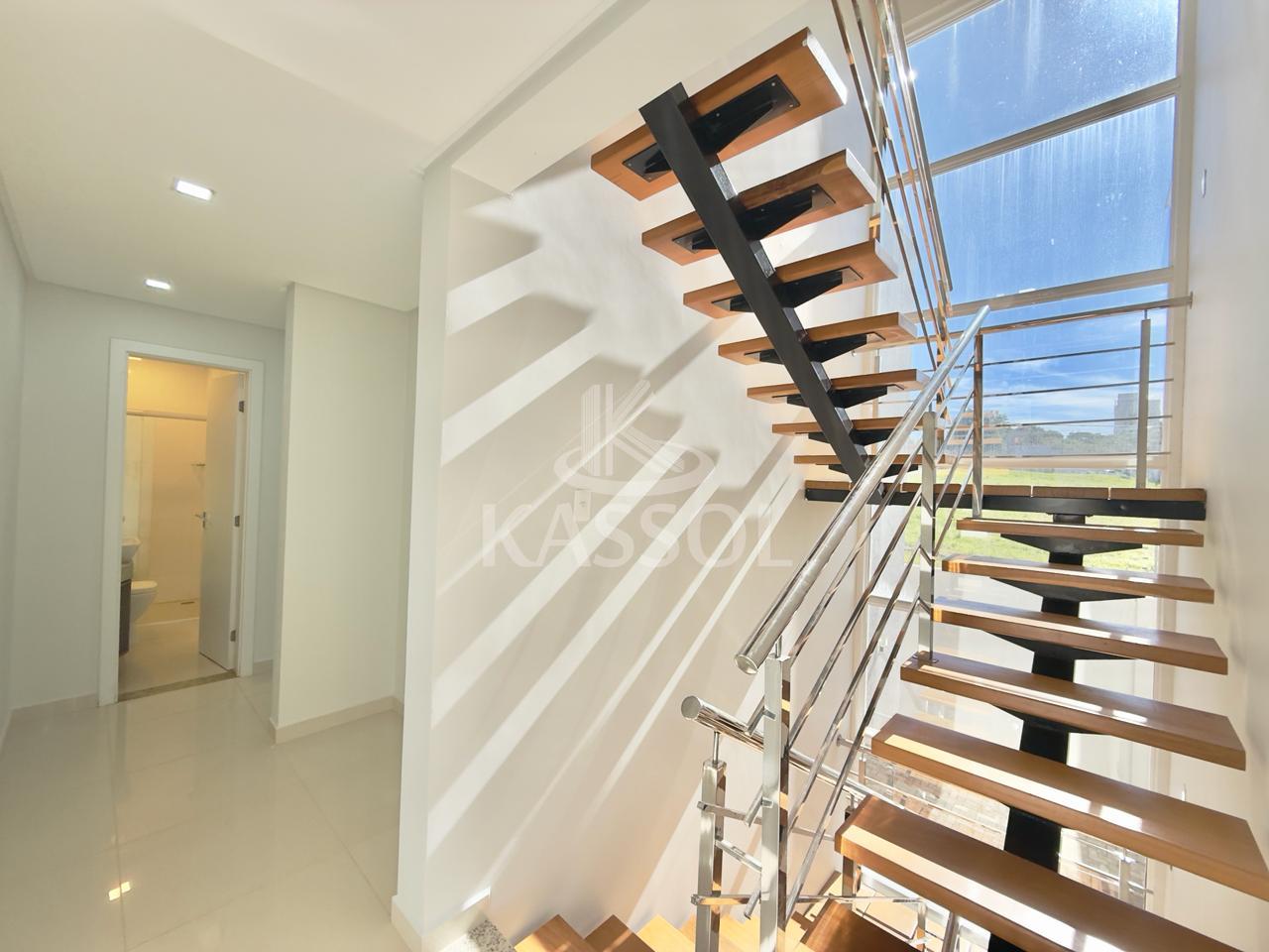 Sobrado novo, pronto para morar no Condomínio Residencial Ever...