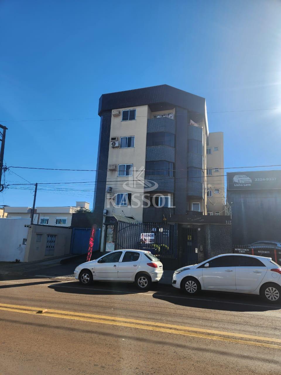 Apartamento no CENTRO, CASCAVEL - PR com 01 Suite e 02 quartos.
