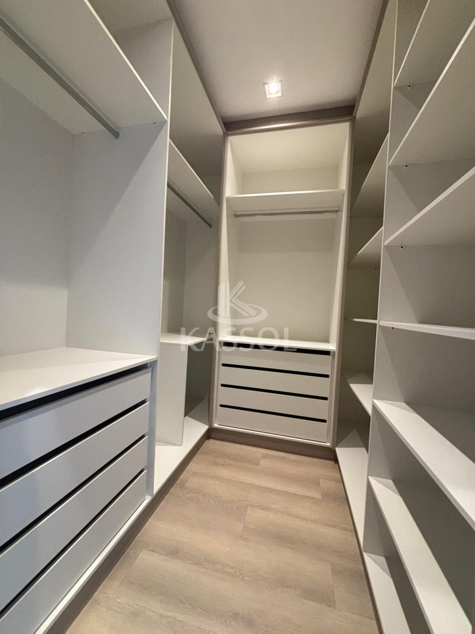 Sobrado a venda com 3 sutes sendo um closet, VILA TOLENTINO, CASCAVEL - PR