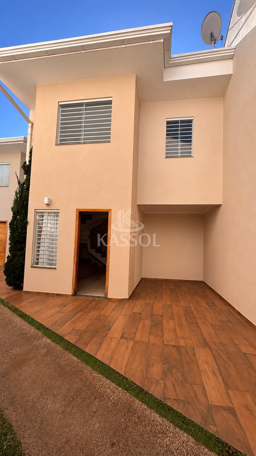Sobrado à venda R$ 450.000,00 com 3 quartos no Cancelli, CASCA...