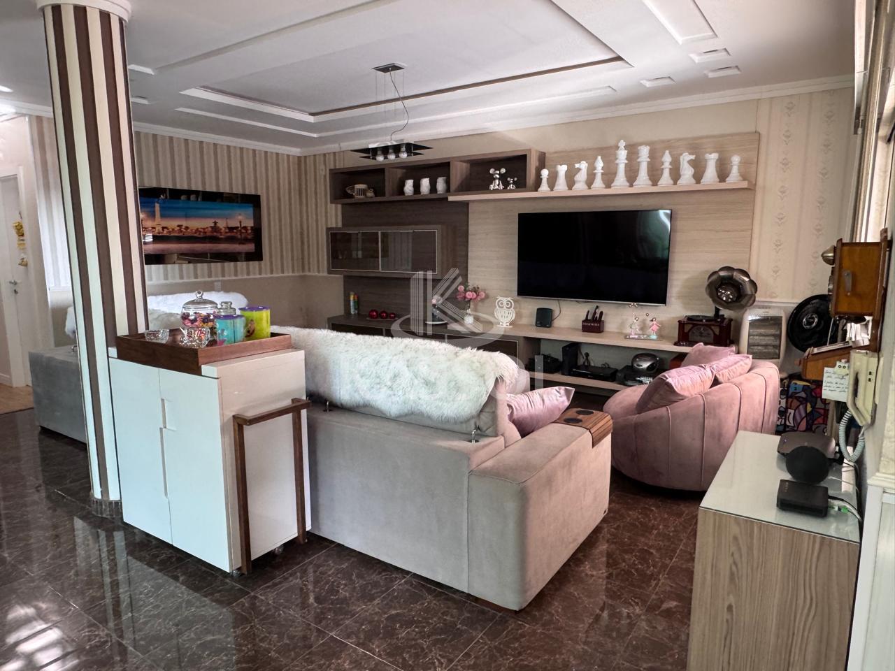 Casa em Condomno Fechado no Jardim Pacaembu com 01 Suite +02 Quartos