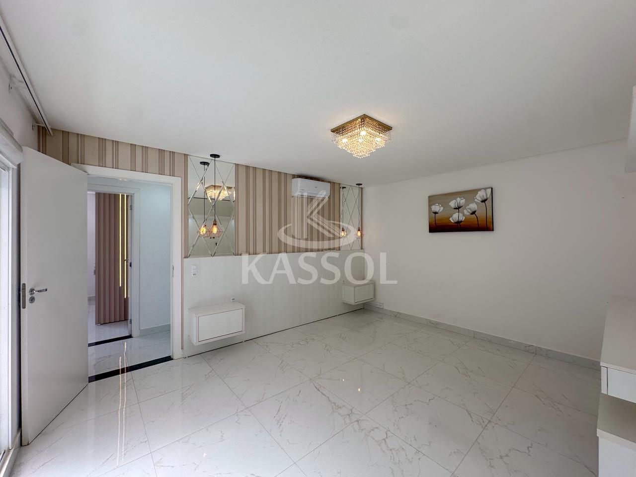 Sobrado no Condomnio Treviso com 2 suites e 2 quartos, rea gourmet, piscina
