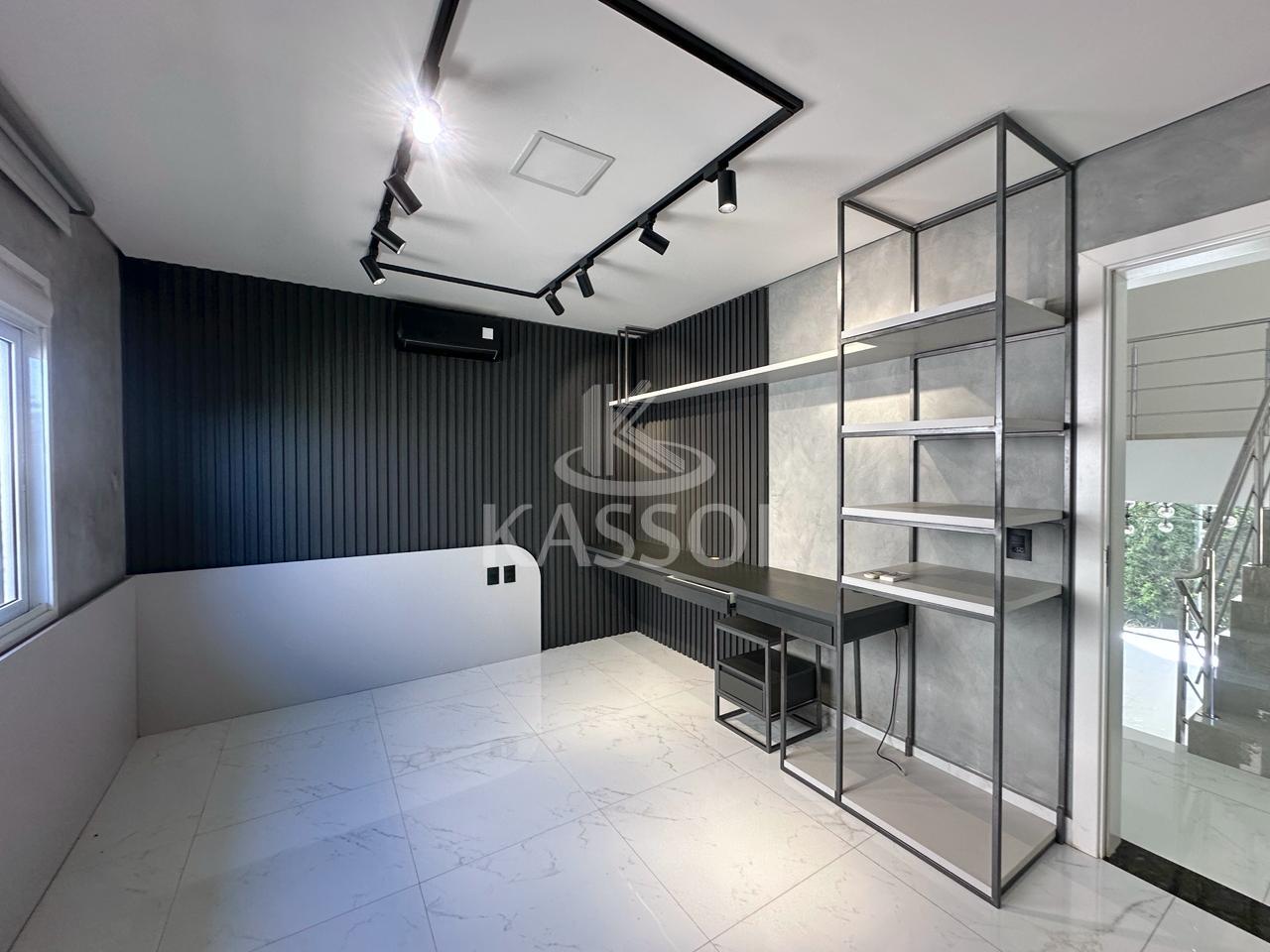 Sobrado no Condomnio Treviso com 2 suites e 2 quartos, rea gourmet, piscina