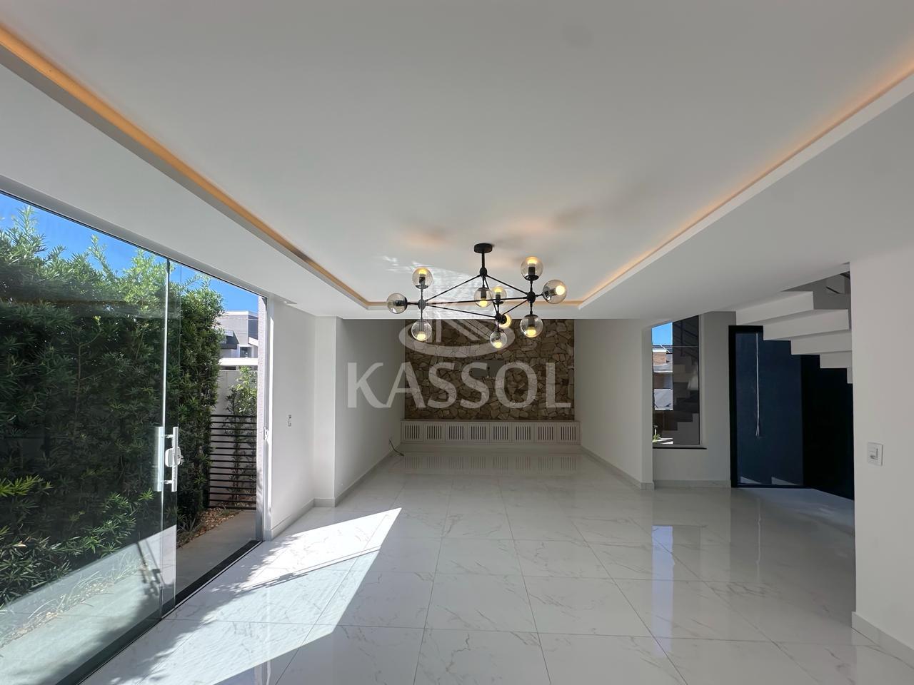 Sobrado no Condomnio Treviso com 2 suites e 2 quartos, rea gourmet, piscina
