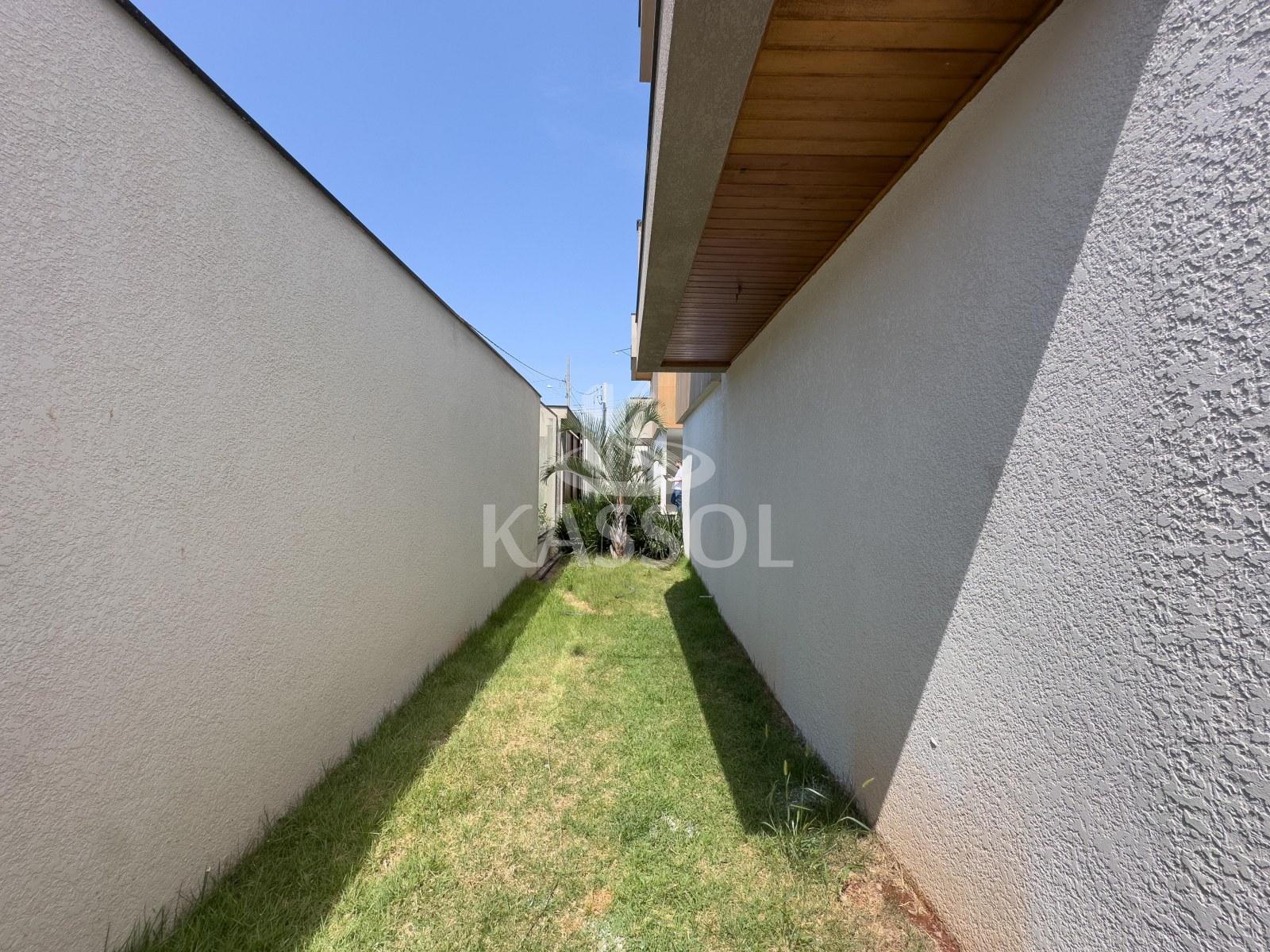 Sobrado Sto Incio, CASCAVEL - PR, rea total: 157,31 m privativa 135,68 m