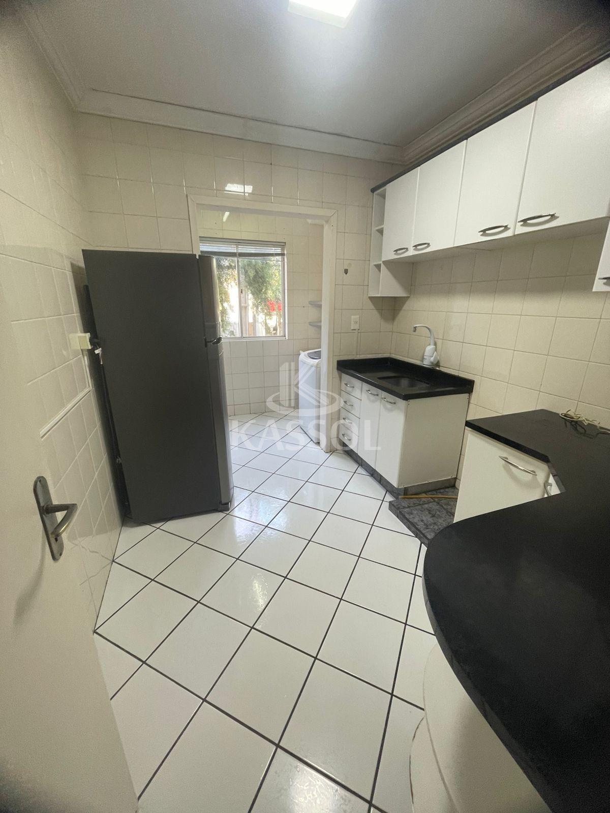 Aluga-se apartamento no Coqueiral - 3 quartos