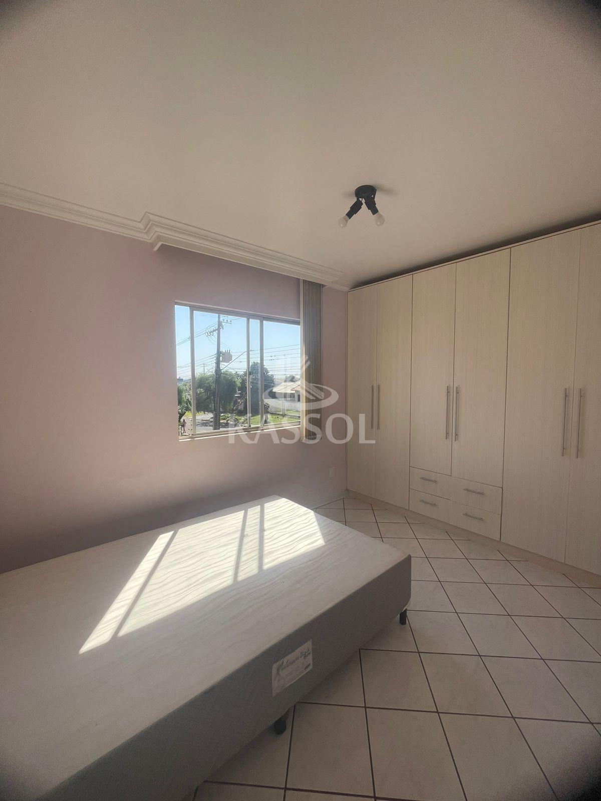 Aluga-se apartamento no Coqueiral - 3 quartos